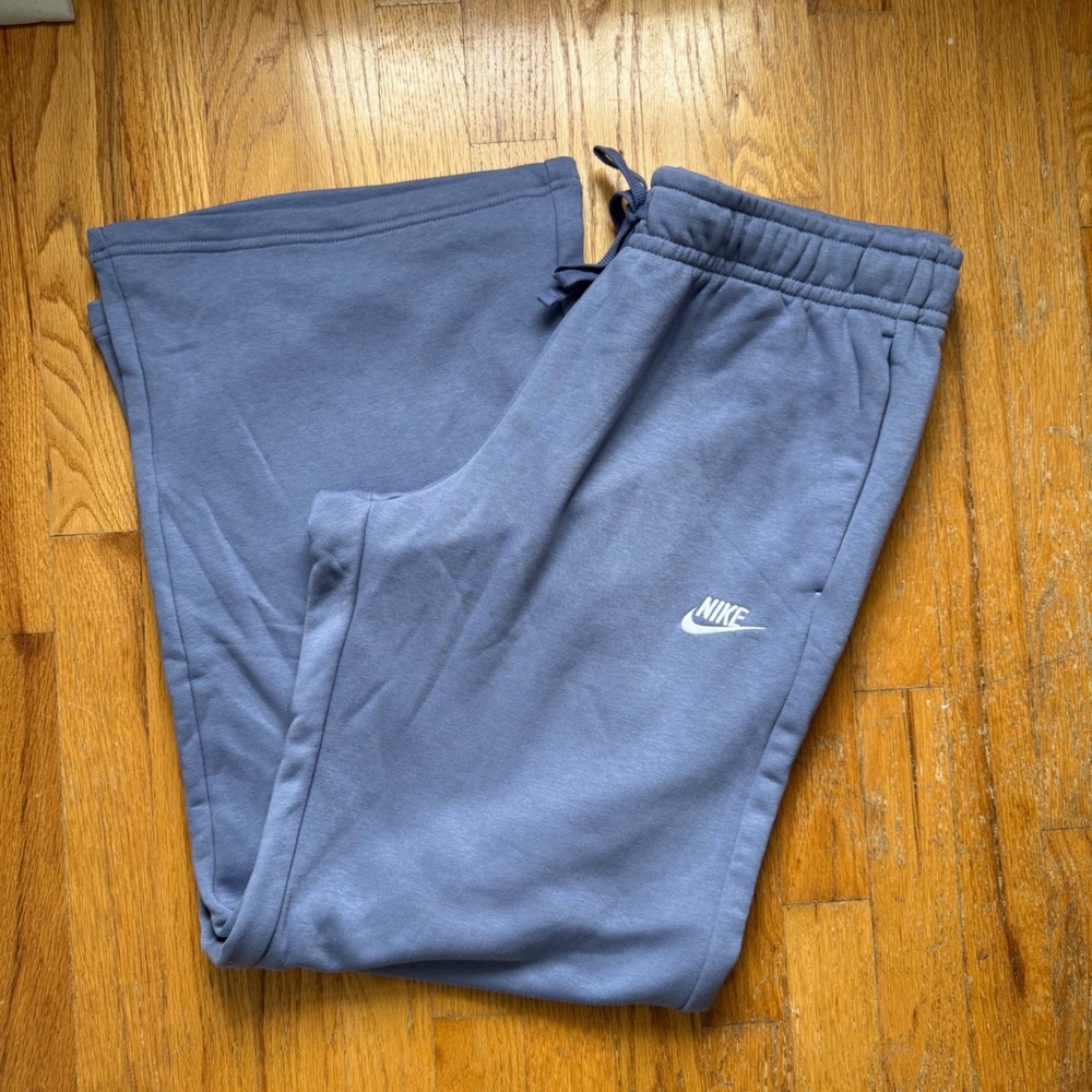 Nike Club Fleece Wide Leg Sweatpants Womens L World Indigo Blue FB2727-499 NWT